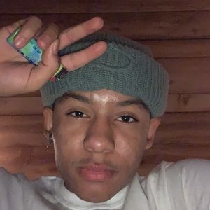 Meet your Posher, Izayuh